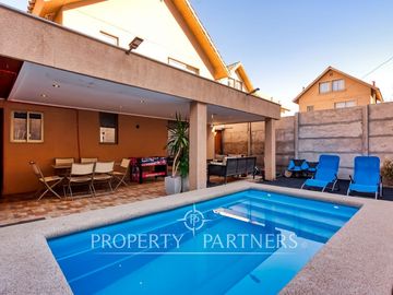 Venta de Casa en Condominio, excelente conectividad en Sector Quebrada de Macul, Peñalolén