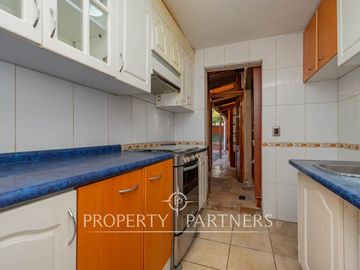 Casa con buen terreno en tranquilo barrio de Las Condes