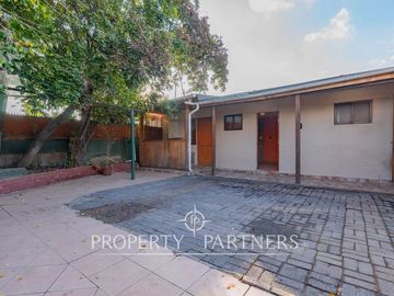 Casa con buen terreno en tranquilo barrio de Las Condes
