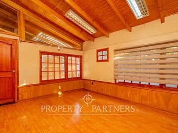 Casa con buen terreno en tranquilo barrio de Las Condes