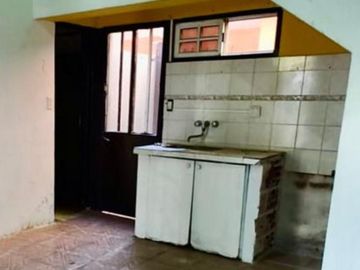 PH EN VENTA 2 AMB CON PATIO EN AV ROLON AL 2000 BECCAR