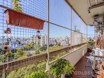Hermoso depto de 4 amb. con vista al Parque Centenario