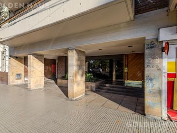Hermoso depto de 4 amb. con vista al Parque Centenario