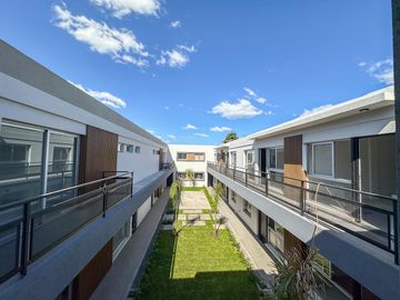 Duplex en venta 4 ambientes en Castelar- A Estrenar