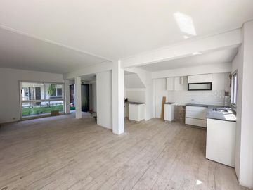 Duplex en venta 4 ambientes en Castelar- A Estrenar