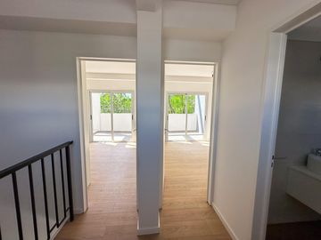 Duplex en venta 4 ambientes en Castelar- A Estrenar