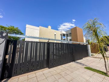 Duplex en venta 4 ambientes en Castelar- A Estrenar