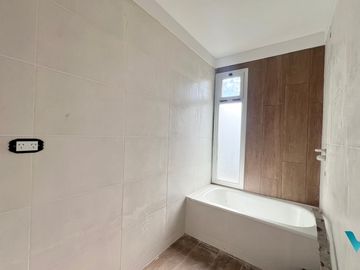 Duplex en venta 4 ambientes en Castelar- A Estrenar