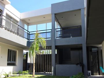 Duplex en venta 4 ambientes en Castelar- A Estrenar