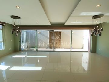 VENTA DE CASA EN JARDINES CHAPALITA