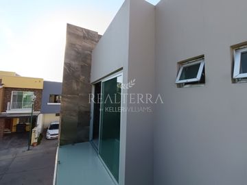 VENTA DE CASA EN JARDINES CHAPALITA