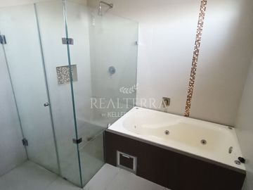 VENTA DE CASA EN JARDINES CHAPALITA