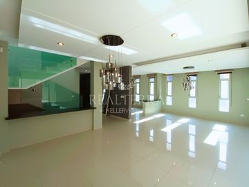 VENTA DE CASA EN JARDINES CHAPALITA