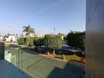 VENTA DE CASA EN JARDINES CHAPALITA