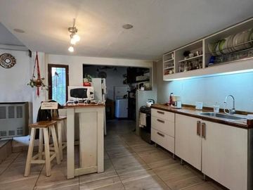 Casa en venta - 2 Dormitorios 1 Baño - Cochera - Villa Gesell