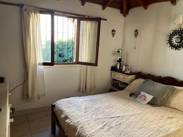Casa en venta - 2 Dormitorios 1 Baño - Cochera - Villa Gesell