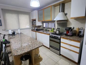 Casa en San Marino (Funes Hills)