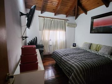 Casa en San Marino (Funes Hills)
