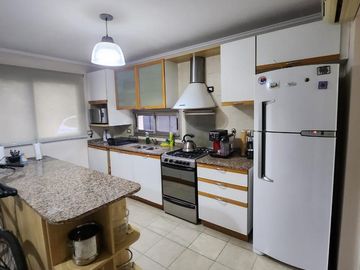 Casa en San Marino (Funes Hills)