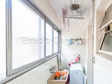 Departamento en Venta. Cuatro Ambientes con Dependencia. Caballito