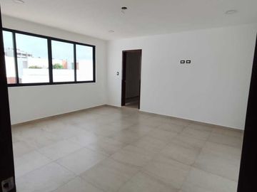 Venta de casa de 4 Habitaciones en Altabrisa Equipada