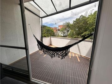 Apartamento para la venta en la Loma de los Bernal