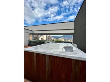 Apartamento para la venta en la Loma de los Bernal