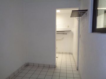 CASA EN VENTA Y RENTA EN CUERNAVACA. UN NIVEL Y VIGILANCIA.