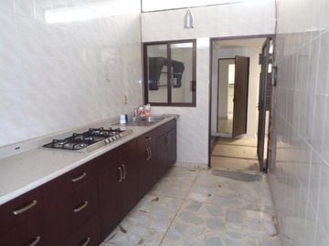 CASA EN VENTA Y RENTA EN CUERNAVACA. UN NIVEL Y VIGILANCIA.