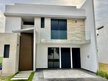 CASA EN VENTA PARQUE FORESTA LOMAS DE ANGELOPOLIS