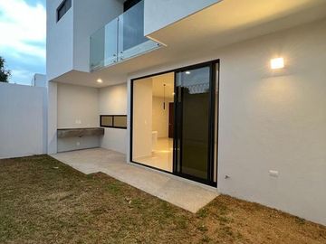 CASA EN VENTA PARQUE FORESTA LOMAS DE ANGELOPOLIS