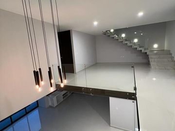 CASA EN VENTA PARQUE FORESTA LOMAS DE ANGELOPOLIS