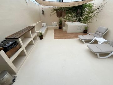 CASA 2 RECAMARAS REMODELADA/ REVENTA/ JACUZZI/ AREA GRIL .