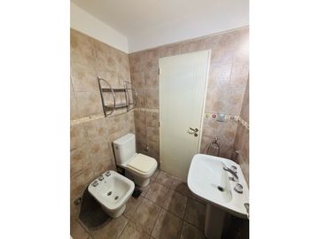 VENTA -  EXCELENTE OPORTUNIDAD - AMPLIO DPTO 2 DORM - Bº ALBERDI