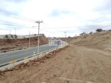 TERRENO EN VENTA AL SUR DE MANTA