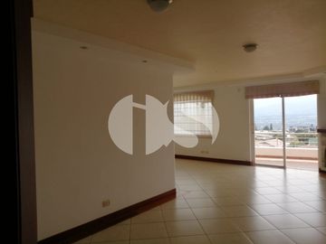 DEPARTAMENTO DE VENTA EN CUMBAYA
