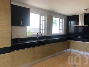 DEPARTAMENTO DE VENTA EN CUMBAYA