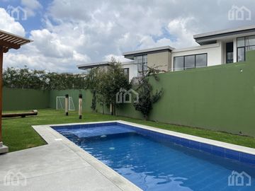 DEPARTAMENTO DE  VENTA EN CUMBAYÁ