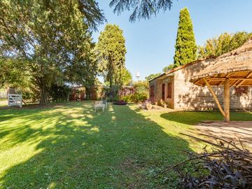 Venta Casa jardín y pile Lote 800m2 Gral Rodríguez