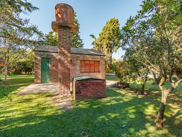 Venta Casa jardín y pile Lote 800m2 Gral Rodríguez