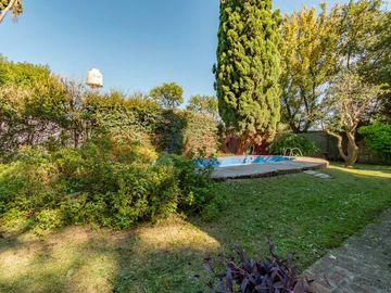 Venta Casa jardín y pile Lote 800m2 Gral Rodríguez