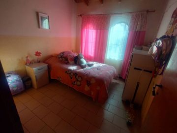 VENTA , CASA CON DEPARTAMENTO -GODOY CRUZ