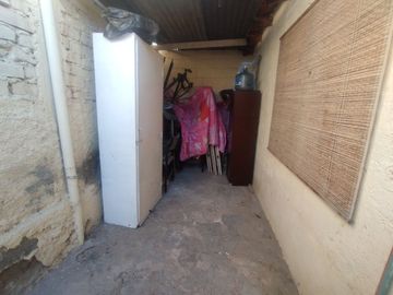 VENTA , CASA CON DEPARTAMENTO -GODOY CRUZ