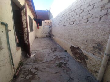 VENTA , CASA CON DEPARTAMENTO -GODOY CRUZ