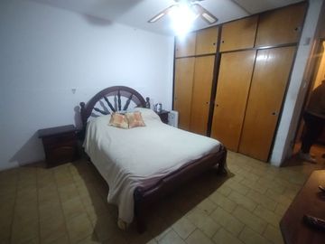 VENTA , CASA CON DEPARTAMENTO -GODOY CRUZ