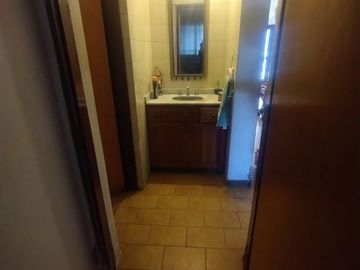 VENTA , CASA CON DEPARTAMENTO -GODOY CRUZ
