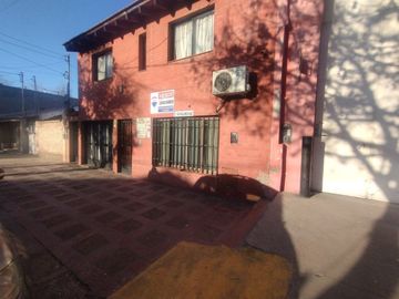 VENTA , CASA CON DEPARTAMENTO -GODOY CRUZ