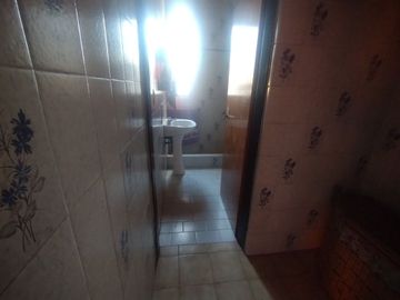 VENTA , CASA CON DEPARTAMENTO -GODOY CRUZ