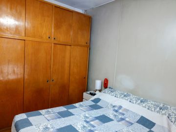 VENTA CASA 3 AMB COCHERA TERRAZA Y DEPEND LINIERS