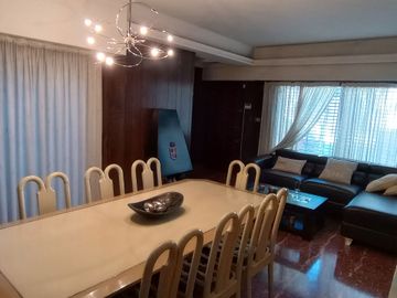 VENTA CASA 3 AMB COCHERA TERRAZA Y DEPEND LINIERS